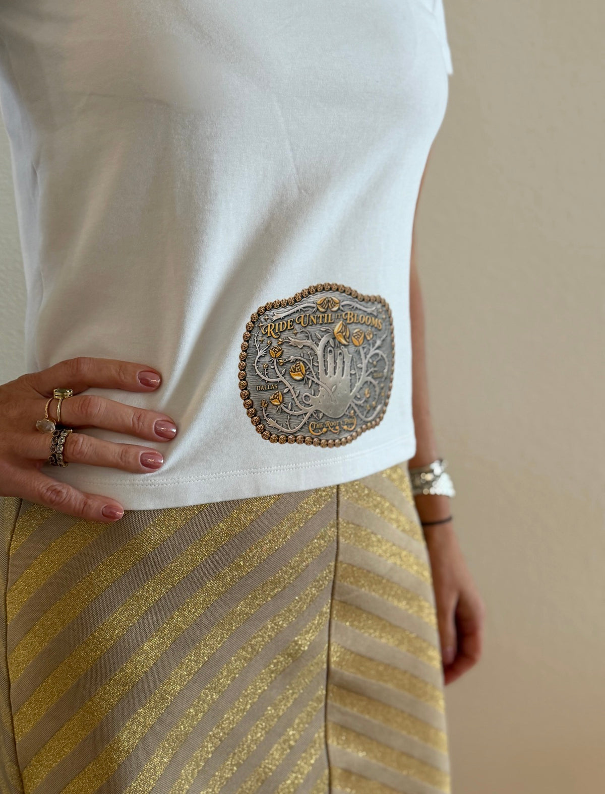 THE BUCKLE TEE